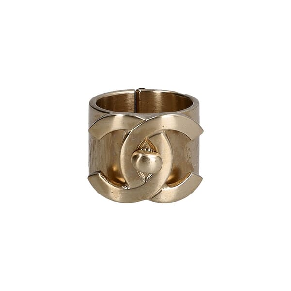 Turnlock CC Hinge Cocktail Ring Gold Plated