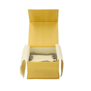 https://dbiyorq10n2b9.cloudfront.net/product-images/CJWLFEN0001/FENDI-Icon-Logo-Chain-Necklace-Silver-Tone_1.jpg.webp