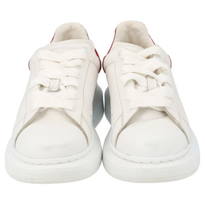 https://dbiyorq10n2b9.cloudfront.net/product-images/CSHOAMQ0014/ALEXANDER-MCQUEEN-Leather-Suede-Kids-Oversized-Sneakers-White-Red_1.jpg.webp