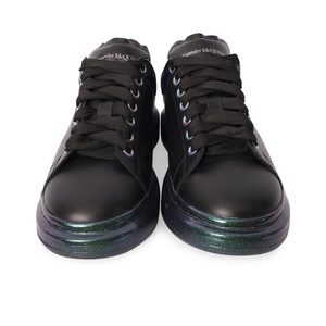 https://dbiyorq10n2b9.cloudfront.net/product-images/CSHOAMQ0053/ALEXANDER-MCQUEEN-Leather-Iridescent-Oversized-Sneakers-Black-1.jpg.webp