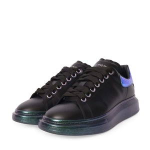 https://dbiyorq10n2b9.cloudfront.net/product-images/CSHOAMQ0053/ALEXANDER-MCQUEEN-Leather-Iridescent-Oversized-Sneakers-Black-2.jpg.webp