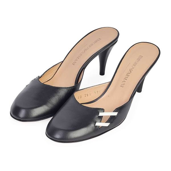 Black Leather Round Toe Mules