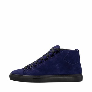 https://dbiyorq10n2b9.cloudfront.net/product-images/CSHOBAL0047/BALENCIAGA-Suede-Arena-Sneakers-Blue_1.jpg.webp