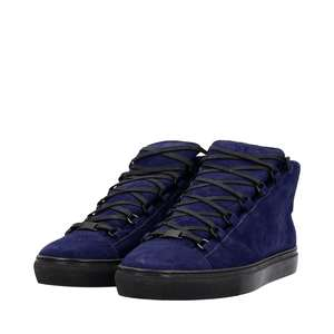 https://dbiyorq10n2b9.cloudfront.net/product-images/CSHOBAL0047/BALENCIAGA-Suede-Arena-Sneakers-Blue_2.jpg.webp