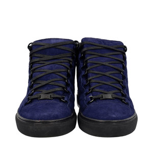 https://dbiyorq10n2b9.cloudfront.net/product-images/CSHOBAL0047/BALENCIAGA-Suede-Arena-Sneakers-Blue_3.jpg.webp