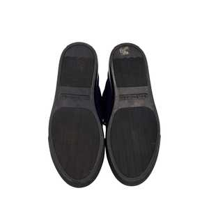 https://dbiyorq10n2b9.cloudfront.net/product-images/CSHOBAL0047/BALENCIAGA-Suede-Arena-Sneakers-Blue_5.jpg.webp