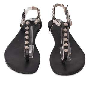https://dbiyorq10n2b9.cloudfront.net/product-images/CSHOBAL0050/BALENCIAGA-Leather-Studded-Gladiator-Sandals-Black-front.jpg.webp