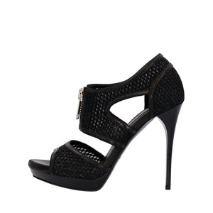 https://dbiyorq10n2b9.cloudfront.net/product-images/CSHOBUR0128/BURBERRY-Leather-Mesh-Platform-Sandals-Black_2.jpg.webp