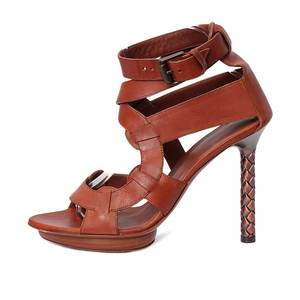 https://dbiyorq10n2b9.cloudfront.net/product-images/CSHOBV0047/BOTTEGA-VENETA-Leather-Strappy-Sandals-Brown-side.jpg.webp