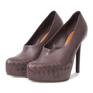 https://dbiyorq10n2b9.cloudfront.net/product-images/CSHOBV0049/BOTTEGA-VENETA-Leather-Intrecciato-Pumps-Purple-5.jpg.webp