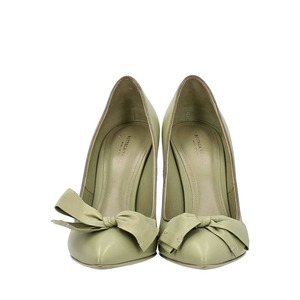 https://dbiyorq10n2b9.cloudfront.net/product-images/CSHOBV0069/BOTTEGA-VENETA-Leather-Bow-Pumps-Green-_4.jpg.webp