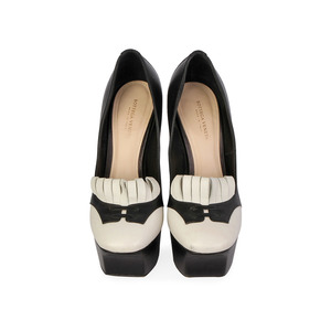 https://dbiyorq10n2b9.cloudfront.net/product-images/CSHOBV108/BOTTEGA-VENETA-Leather-Frill-Platform-Block-Pumps-BlackWhite-S-35-2.5-front.jpg.webp