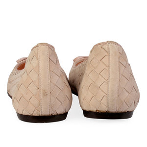 https://dbiyorq10n2b9.cloudfront.net/product-images/CSHOBV109/BOTTEGA-VENETA-Woven-Suede-Ballet-Flats-Blush-Pink-S-40.5-7-back.jpg.webp