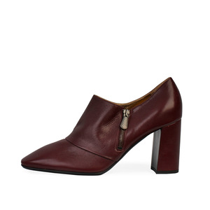 https://dbiyorq10n2b9.cloudfront.net/product-images/CSHOBV112/BOTTEGA-VENETA-Leather-Ankle-Boots-Burgundy-S-41-7.5-side.jpg.webp