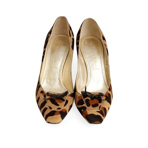 https://dbiyorq10n2b9.cloudfront.net/product-images/CSHOCAS0014/CASADEI-Pony-Hair-Pumps-Leopard-Print-S-38.5-5.5-Front.jpg.webp