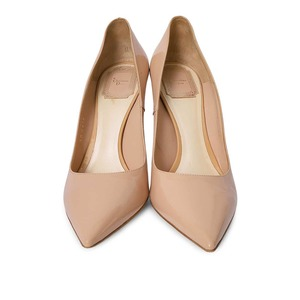https://dbiyorq10n2b9.cloudfront.net/product-images/CSHOCD0077/CHRISTIAN-DIOR-Patent-Dioressence-Pumps-Nude-123.jpg.webp
