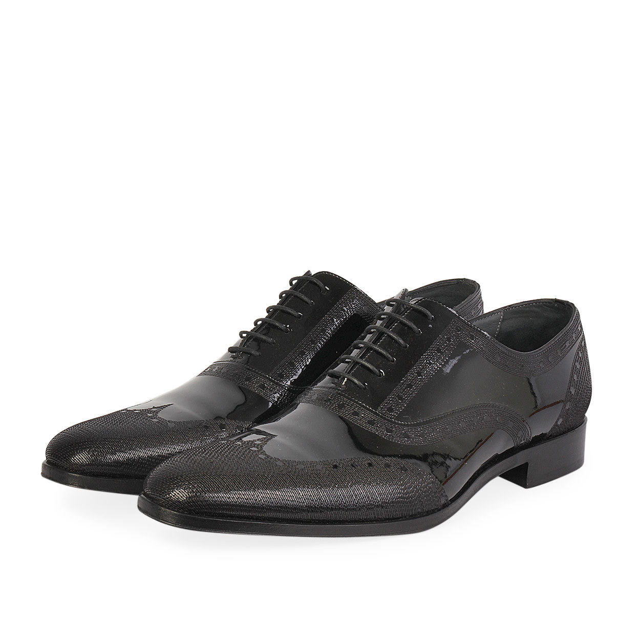 https://dbiyorq10n2b9.cloudfront.net/product-images/CSHOCD105/CHRISTIAN-DIOR-Patent-Leather-Derby-Lace-Up-Shoes-Black-S-44.5-10-angle.jpg.webp