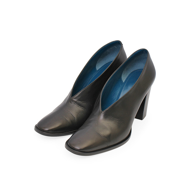 Leather V Block Heel Pumps Black