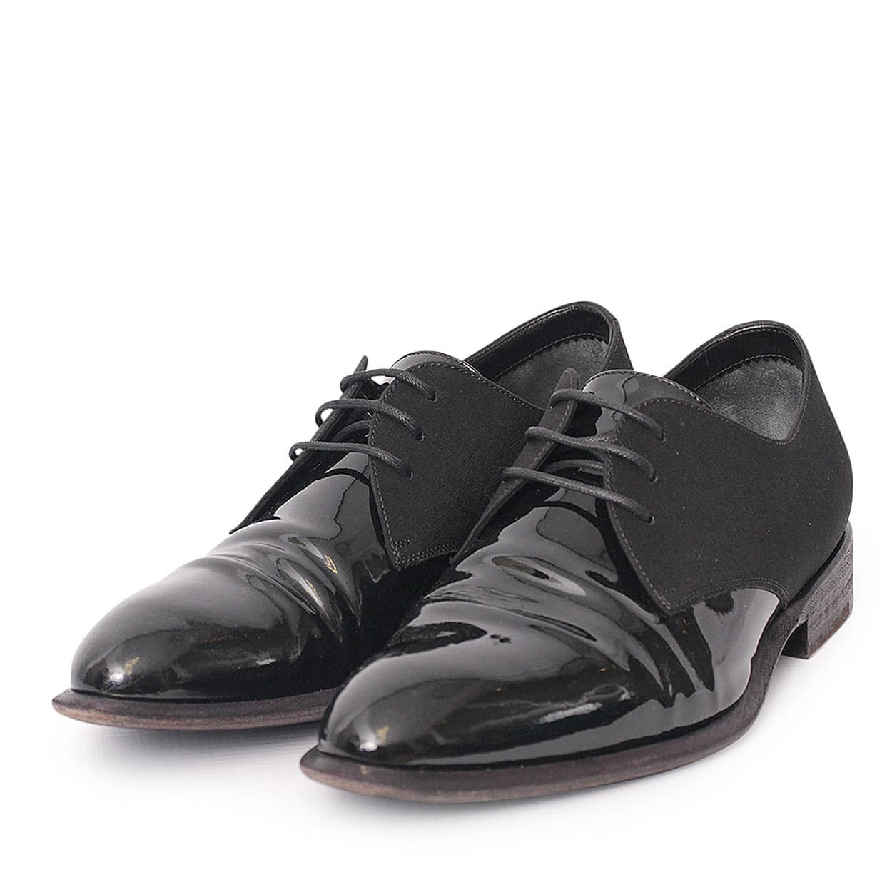 https://dbiyorq10n2b9.cloudfront.net/product-images/CSHOCEL0014/CELINE-PatentSatin-Derby-Shoes-Black-2.jpg.webp