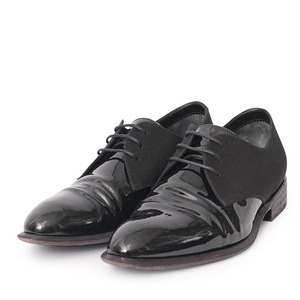 https://dbiyorq10n2b9.cloudfront.net/product-images/CSHOCEL0014/CELINE-PatentSatin-Derby-Shoes-Black-2.jpg.webp