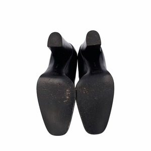https://dbiyorq10n2b9.cloudfront.net/product-images/CSHOCEL0017/CELINE-Leather-V-Pumps-Black_7.jpg.webp
