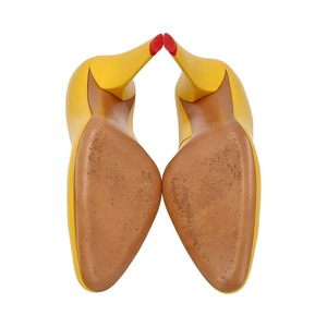 https://dbiyorq10n2b9.cloudfront.net/product-images/CSHOCEL0021/CELINE-Leather-Pointed-Pumps-Yellow_5.jpg.webp