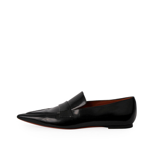 https://dbiyorq10n2b9.cloudfront.net/product-images/CSHOCEL106/CELINE-Leather-Pointed-Toe-Flat-Black-S-36.5-3-side.jpg.webp