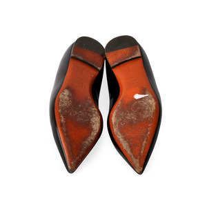 https://dbiyorq10n2b9.cloudfront.net/product-images/CSHOCEL106/CELINE-Leather-Pointed-Toe-Flat-Black-S-36.5-3-soles.jpg.webp