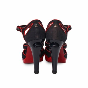 https://dbiyorq10n2b9.cloudfront.net/product-images/CSHOCH0064/CHANEL-PatentDenim-Open-Toe-Platform-Sandals-Red-2.jpg.webp