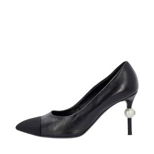https://dbiyorq10n2b9.cloudfront.net/product-images/CSHOCH0084/CHANEL-Leather-Pearl-Heel-Pumps-Black_2.jpg.webp
