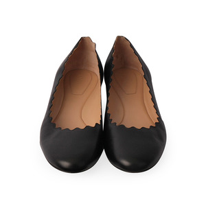 https://dbiyorq10n2b9.cloudfront.net/product-images/CSHOCHL0002/CHLOE-Leather-Lauren-Scalloped-Ballerinas-Black-S-41.5-7.5-front.jpg.webp