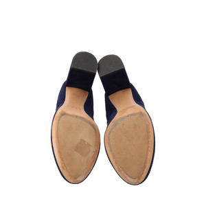 https://dbiyorq10n2b9.cloudfront.net/product-images/CSHOCHL0014/CHLOE-Suede-Scallop-Block-Heel-Ankle-Boots-Navy_5.jpg.webp