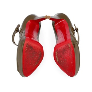 https://dbiyorq10n2b9.cloudfront.net/product-images/CSHOCL0036/CHRISTIAN-LOUBOUTIN-Patent-Bana-Mary-Jane-Pumps-Green-S-39.5-6-soles.jpg.webp