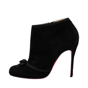 https://dbiyorq10n2b9.cloudfront.net/product-images/CSHOCL0178/CHRISTIAN-LOUBOUTIN-Suede-Arnoeud-Booties-Black_4.jpg.webp
