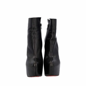 https://dbiyorq10n2b9.cloudfront.net/product-images/CSHOCL0411/CHRISTIAN-LOUBOUTIN-Leather-Daffodile-Boots-Black-.._3.jpg.webp