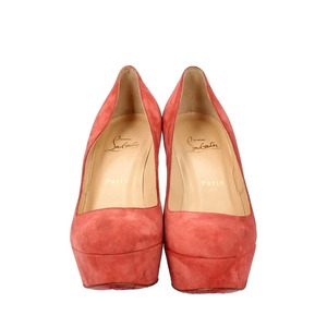 https://dbiyorq10n2b9.cloudfront.net/product-images/CSHOCL0421/CHRISTIAN-LOUBOUTIN-Suede-Bianca-Pumps-Pink_3.jpg.webp