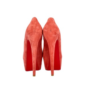 https://dbiyorq10n2b9.cloudfront.net/product-images/CSHOCL0456/CHRISTIAN-LOUBOUTIN-Suede-Daffodile-Pumps-Coral_4.jpg.webp
