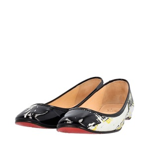 https://dbiyorq10n2b9.cloudfront.net/product-images/CSHOCL0569/CHRISTIAN-LOUBOUTIN-Patent-Graffiti-Ballerina-Flats-Black_1.jpg.webp