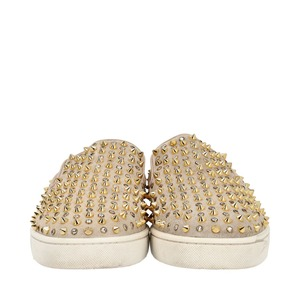 https://dbiyorq10n2b9.cloudfront.net/product-images/CSHOCL0633/CHRISTIAN-LOUBOUTIN-Suede-Spikes-Crystals-Roller-Boat-Slip-On-Sneakers-Beige_4.jpg.webp
