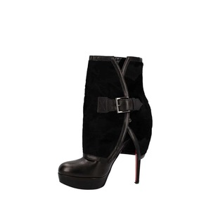 https://dbiyorq10n2b9.cloudfront.net/product-images/CSHOCL0661/CHRISTIAN-LOUBOUTIN-Leather-Pony-Hair-Cuffs-Armony-Platform-Boots-Black_6.jpg.webp