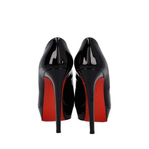 https://dbiyorq10n2b9.cloudfront.net/product-images/CSHOCL0665/CHRISTIAN-LOUBOUTIN-Patent-Bianca-Pumps-Black_3.jpg.webp