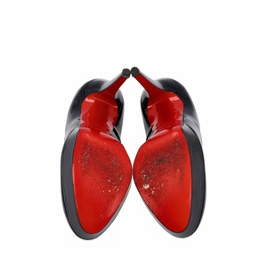 https://dbiyorq10n2b9.cloudfront.net/product-images/CSHOCL0665/CHRISTIAN-LOUBOUTIN-Patent-Bianca-Pumps-Black_5.jpg.webp