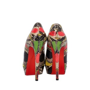 https://dbiyorq10n2b9.cloudfront.net/product-images/CSHOCL0688/CHRISTIAN-LOUBOUTIN-Python-Bianca-Masai-Pumps-Multicolour_4.jpg.webp