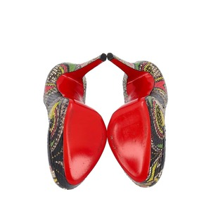 https://dbiyorq10n2b9.cloudfront.net/product-images/CSHOCL0688/CHRISTIAN-LOUBOUTIN-Python-Bianca-Masai-Pumps-Multicolour_5.jpg.webp