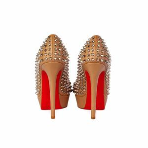 https://dbiyorq10n2b9.cloudfront.net/product-images/CSHOCL121/CHRISTIAN-LOUBOUTIN-Bianca-140mm-Spikes-Brown-silver-back.jpg.webp
