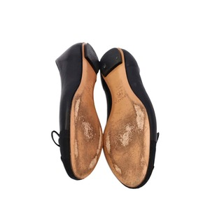 https://dbiyorq10n2b9.cloudfront.net/product-images/CSHOESC0010/ESCADA-Leather-Ballerina-Flats-Black_5.jpg.webp