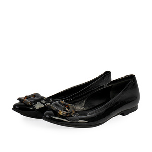 https://dbiyorq10n2b9.cloudfront.net/product-images/CSHOFEN122/FENDI-Patent-Leather-Buckle-Ballet-Flats-Black-S-36-3.5-angle.jpg.webp