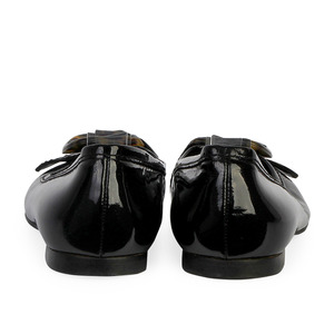 https://dbiyorq10n2b9.cloudfront.net/product-images/CSHOFEN122/FENDI-Patent-Leather-Buckle-Ballet-Flats-Black-S-36-3.5-back.jpg.webp