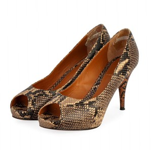 https://dbiyorq10n2b9.cloudfront.net/product-images/CSHOFEN124/FENDI-Python-Zucca-Heel-Peep-Toe-Pumps-S-39-6-angle.jpg.webp