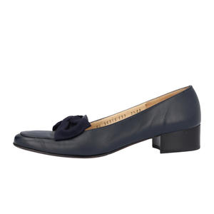 https://dbiyorq10n2b9.cloudfront.net/product-images/CSHOFER0050/SALVATORE-FERRAGAMO-Leather-Bow-Loafers-Navy_1.jpg.webp